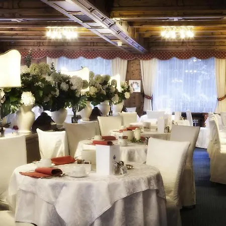 ホテル Sporthotel Arabba 4*